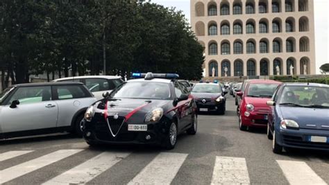 cronaca aggredito stilista di fendi|Fendi, rapina in via del Corso a Roma: rubate una trentina di .